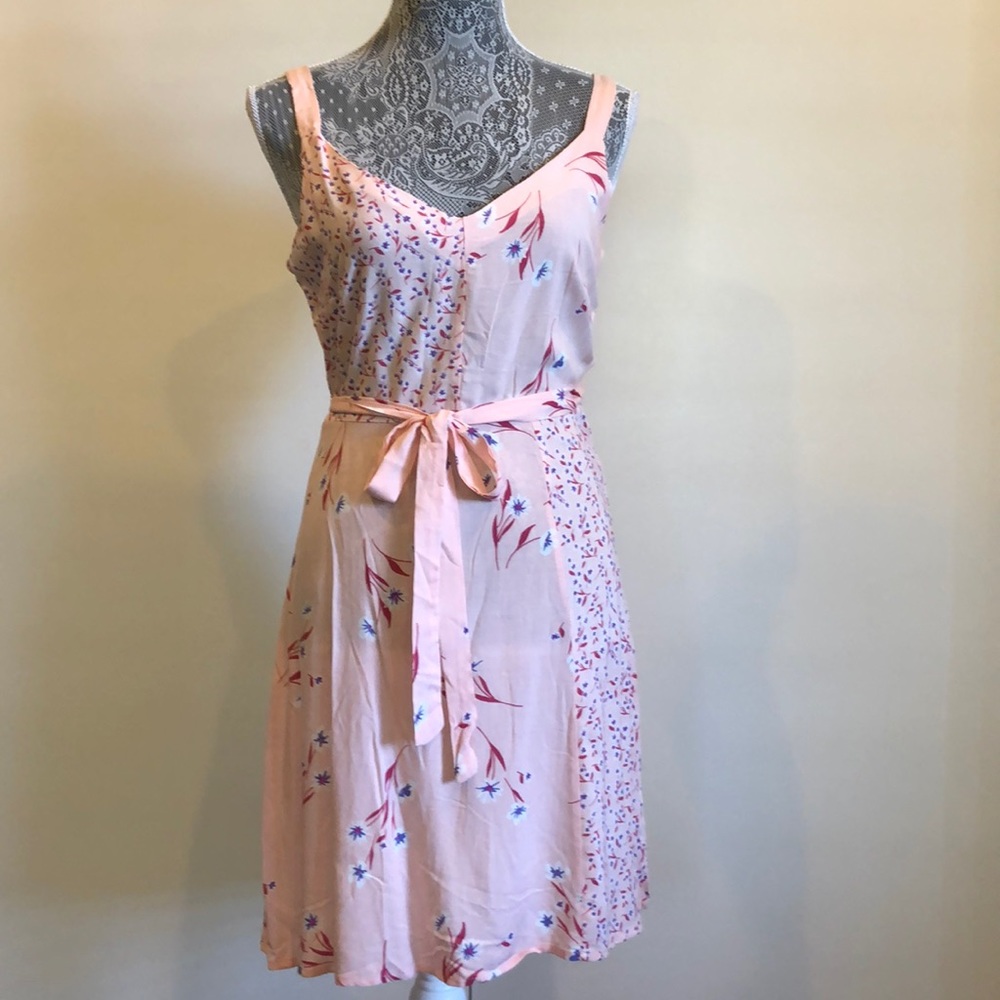 NEW Bebop Floral Waist Tie Dress 
Multi Pattern Soft Peach Color Size Small